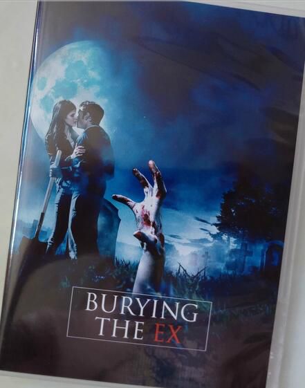 活埋前女友/我的屍控女友 Burying the Ex (2014) 歐美恐怖片